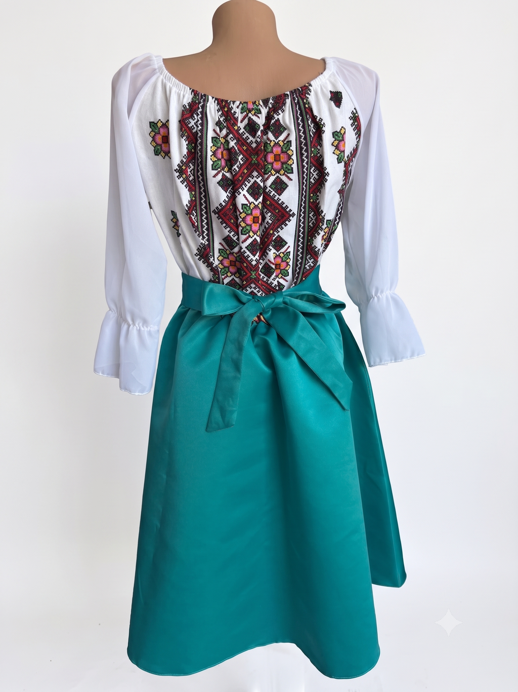 Rochie cu fustă turcoaz